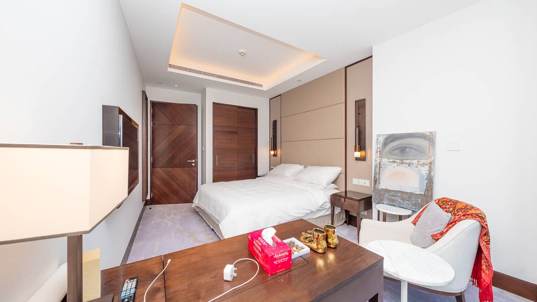 12 Burj_Khalifa_View___High_Floor__Furnished-13. jpg