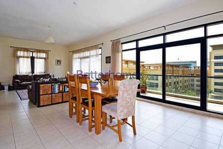 Stunning Spacious Apartment! Pool View Stunning Spacious Apartment! Pool View