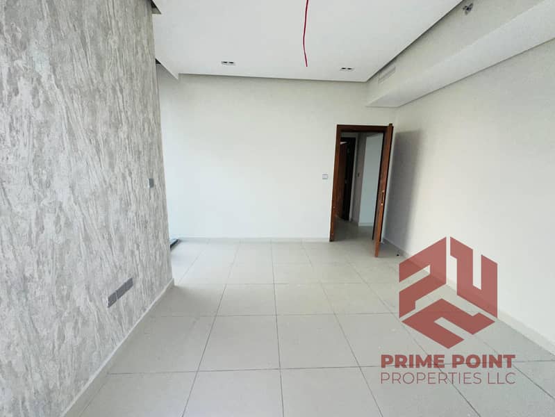 4 1268c3d8-36eb-45c0-a478-0264875bcc59. jpg