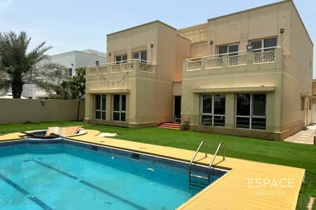 4 Bedroom Villa for Rent in The Meadows, Dubai - Private Pool | New Kitchen | Lake View