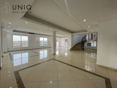 传奇生活社区， 迪拜 6 卧室别墅待售 - Living Area 1. jpeg