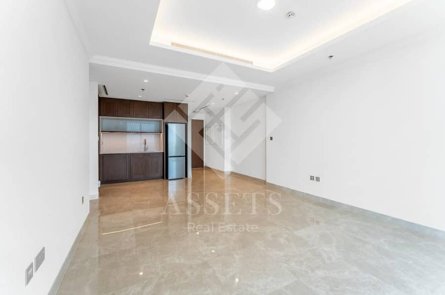 6 Living Room 2. jpg
