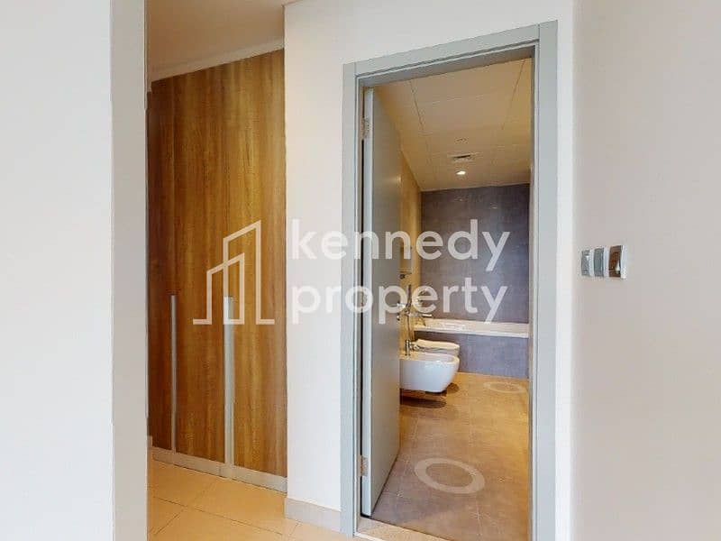 23 Master Restroom-Wardrobe. jpg