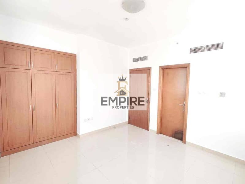 15 4d3eaec9-471a-4f0a-89fe-5ab748e7511e. jpg