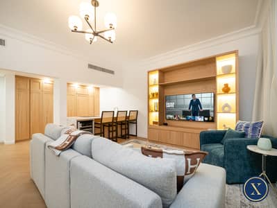 2 Bedroom Apartment for Sale in Palm Jumeirah, Dubai - Premium Finishes | Renovated | Custom Furniture