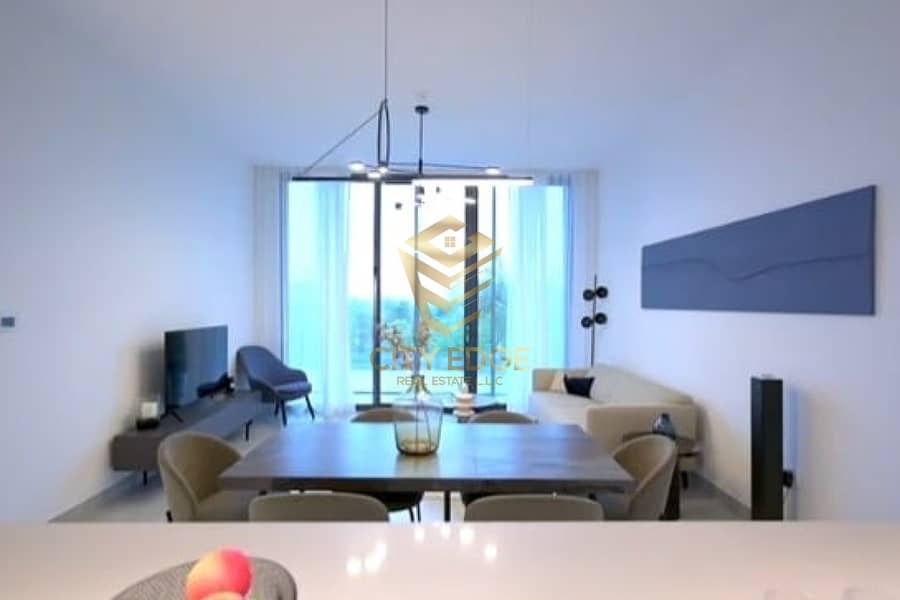 2BR -Freehold-New Launch-Prime Location in Project 2BR -Freehold-New Launch-Prime Location in Project