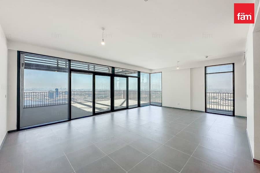 Large Terrace| Full Water View| Top Floor|Spacious Large Terrace| Full Water View| Top Floor|Spacious
