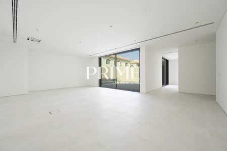 6 Bedroom Villa for Rent in Umm Suqeim, Dubai - Luxury 6 Bedroom with Pool in Umm Suqeim