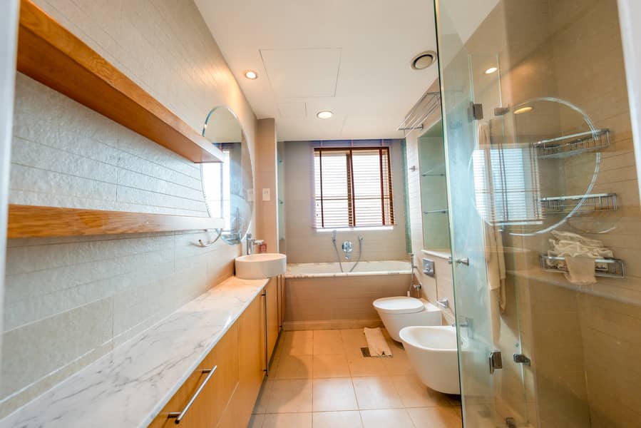 12 Remodeled___Vacant__Sea_and_palm_view-21. jpg