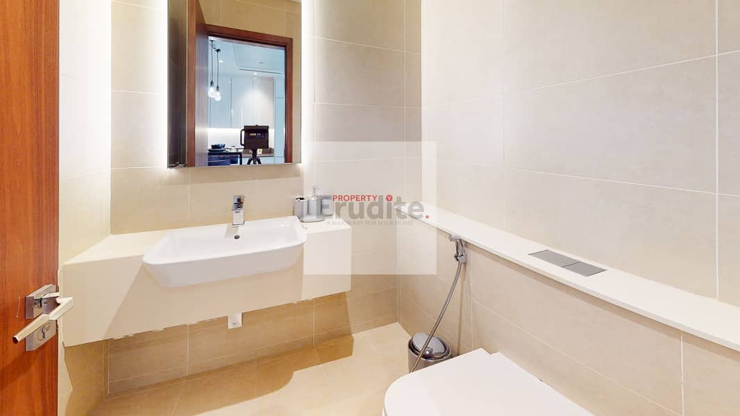 14 Gulf-Course-And-Marina-View-Mg1-1bhk-Bathroom(1). jpg