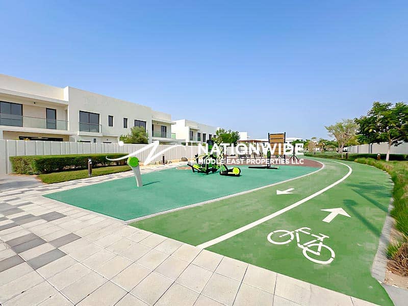Vacant| Duplex 4BR+M| Type 4XS | Prime Area