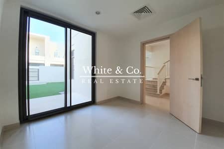 3 Bedroom Villa for Rent in Reem, Dubai - Type J | Huge Corner Plot | 3 Bed + Study