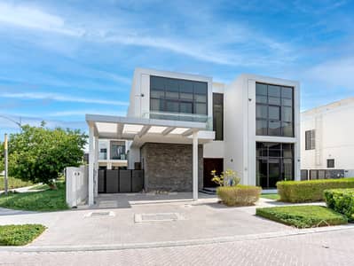 5 Bedroom Villa for Sale in DAMAC Hills, Dubai - LUXURIOUS NEWLY FURNISHED VILLA READY TO MOVE IN