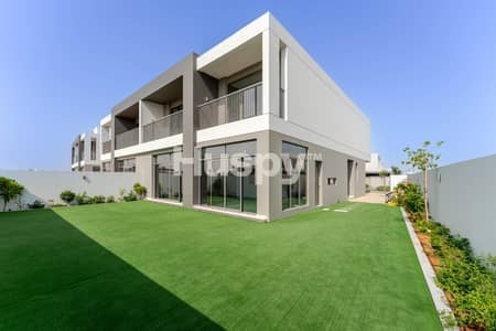 5 Bedroom Villa for Rent in Dubai South, Dubai - Landscaped | Corner Unit | Single Row