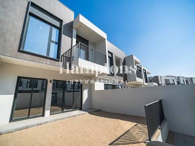 3 Bedroom Villa for Rent in Dubai South, Dubai - Back To Back | Brand New | Move In Ready