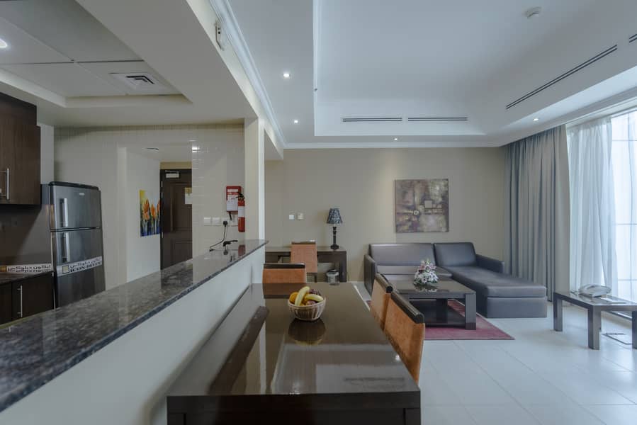 13 DLX SUITE 1BR LIVING ROOM. jpg