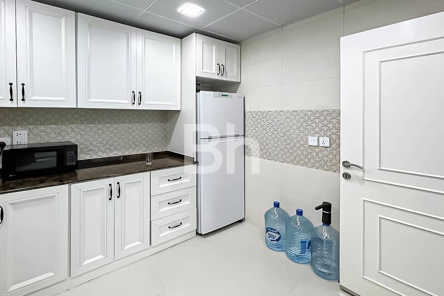chiller free | high floor | marina skyline view chiller free | high floor | marina skyline view