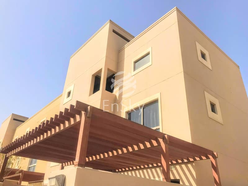 位于阿尔拉哈花园,哈努尔社区 4 卧室的联排别墅 3050000 AED - 12048385 位于阿尔拉哈花园,哈努尔社区 4 卧室的联排别墅 3050000 AED - 12048385