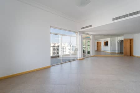 3 Bedroom Flat for Rent in Palm Jumeirah, Dubai - Penthouse Level | Partial Sea View | Vacant