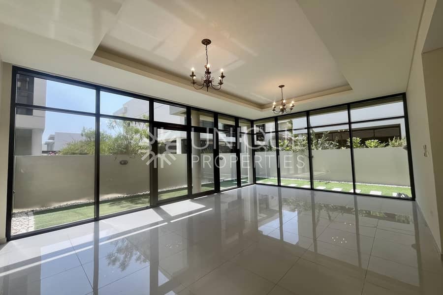 Upgraded | Flexible Cheques | Ready To Move