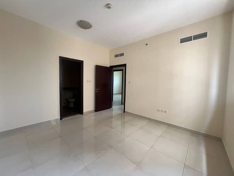 16 fd5abaa4-2c9e-4ead-96be-2af6a057ac15. jpg