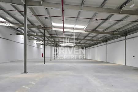 Warehouse for Rent in Umm Ramool, Dubai - Fitted Warehouse | Multiple Options | Near Airport