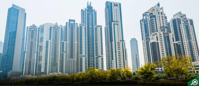 Do you pay more for staying near Business Bay Metro Station?