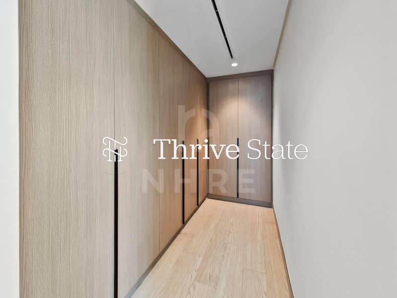 Next the Pool | Huge Layout | Corner | 4BR + Maid