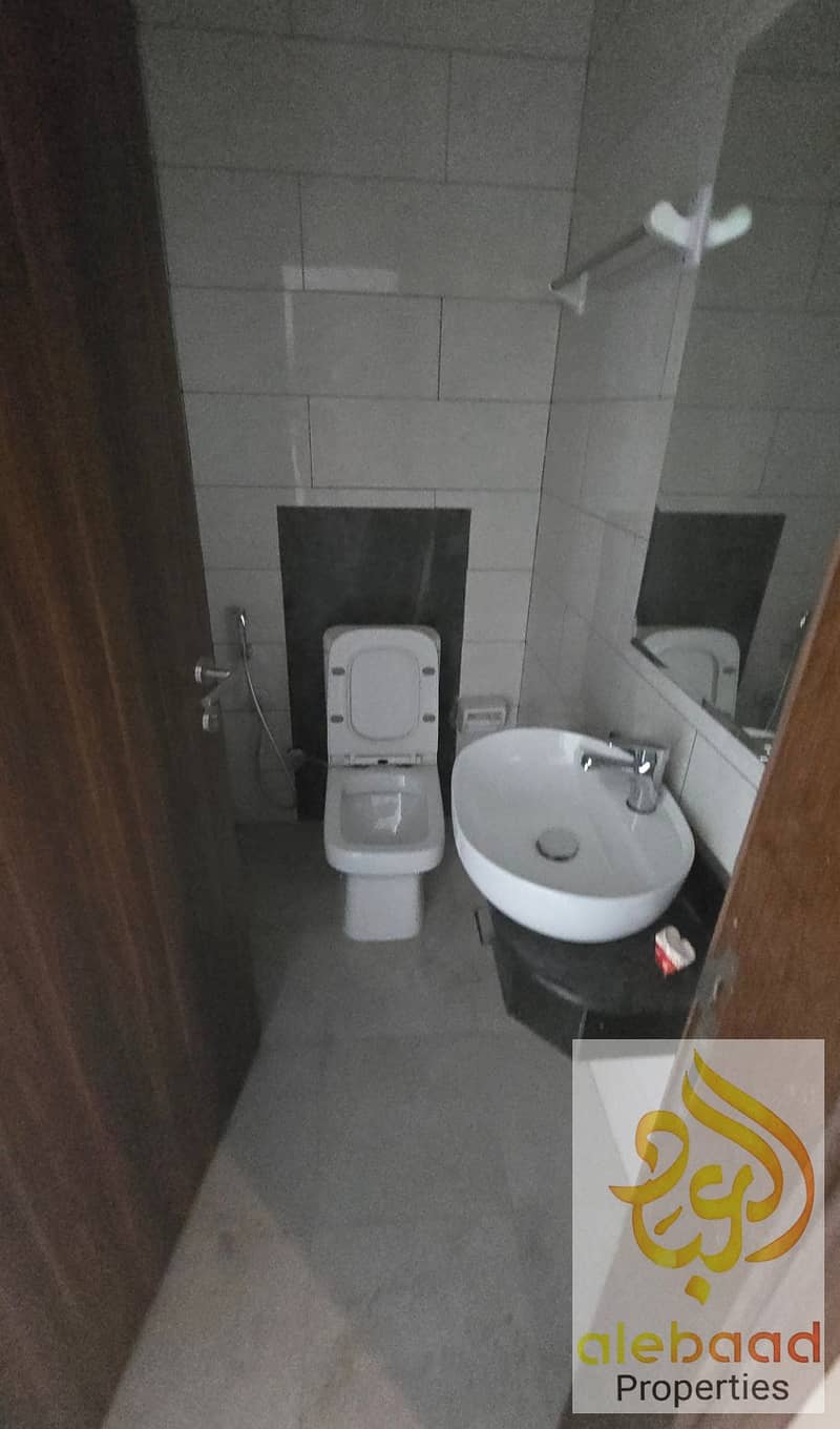 7 1000283636. jpg