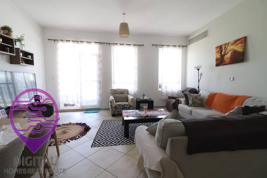 14 Living room. JPG