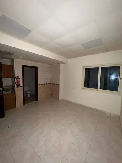 Studio for Rent in Al Musalla, Sharjah - 1000016005. jpg