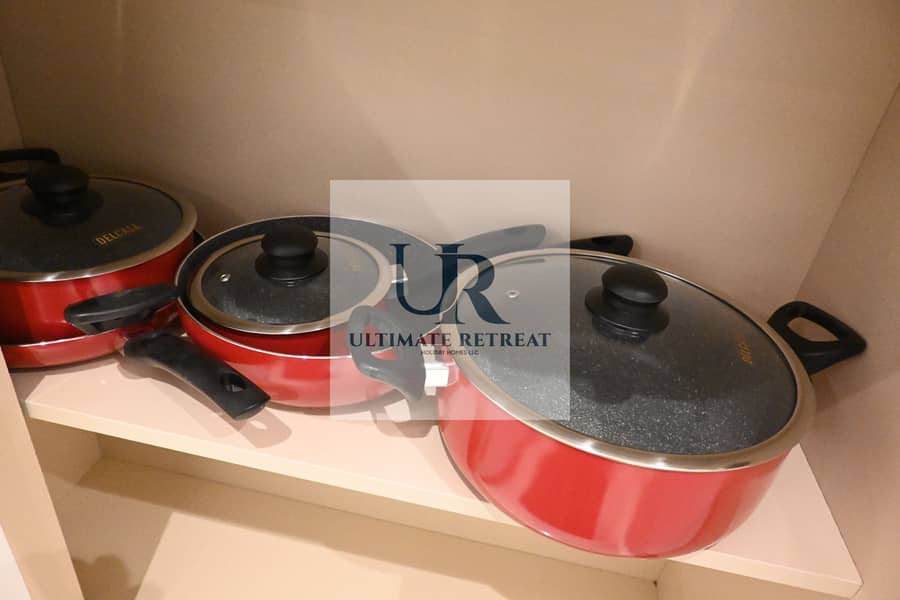 10 Kitchen 4. JPG