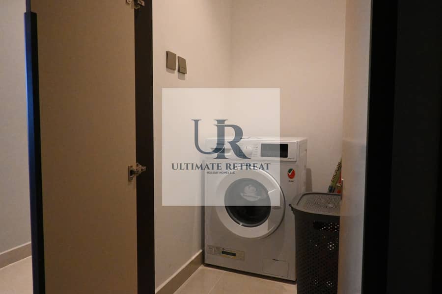 17 Laundry Room. JPG