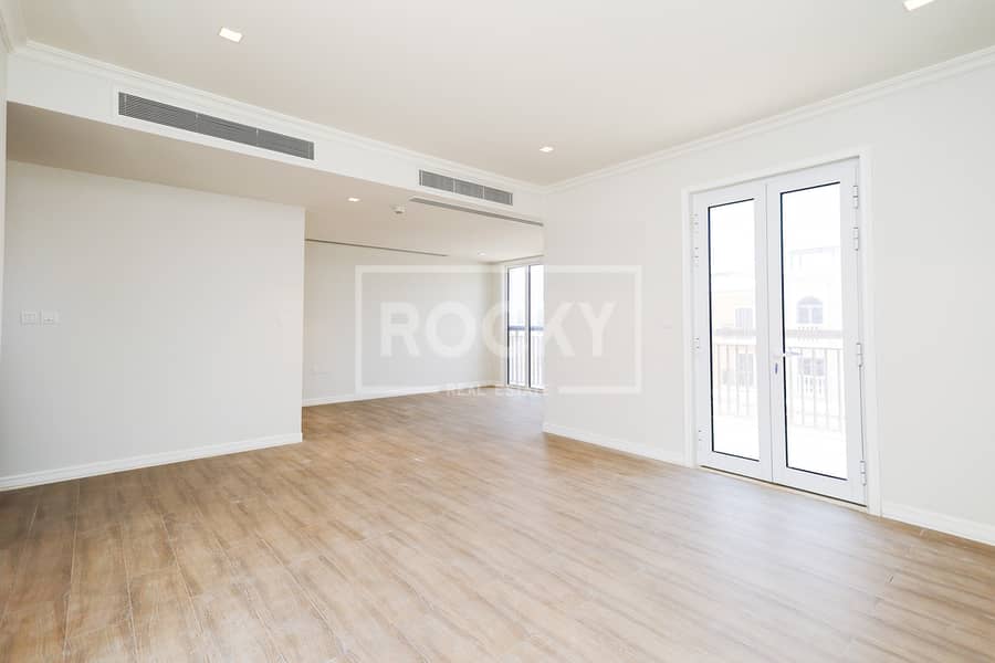 Elegant Villa | Vacant | Prime Location
