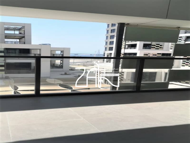 Hot Deal Spacious Studio+Balcony with Plaza View Hot Deal Spacious Studio+Balcony with Plaza View