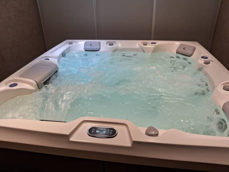 23 jacuzzi4. jpg
