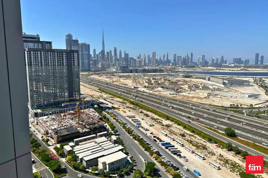 Urgent Sale | High Floor | Vastu | Burj View Urgent Sale | High Floor | Vastu | Burj View