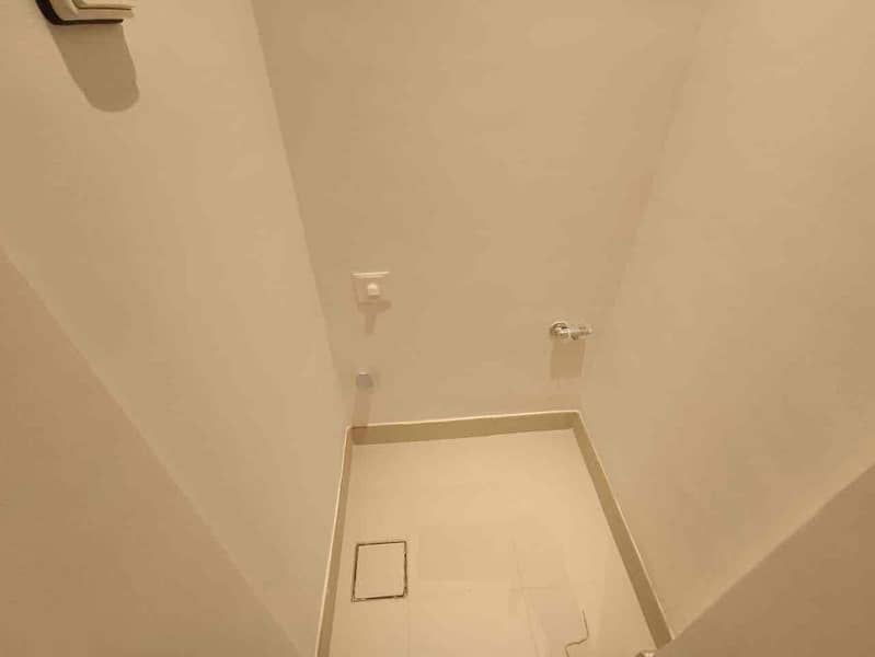 2 f0534983-26f1-4951-b4ad-cc4f976d7d06. jpg