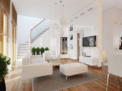 تاون هاوس 3 غرف نوم للبيع في دبي لاند، دبي - 1691467760_en-idei-club-p-modern-high-ceiling-living-room-with-stair-74. jpg