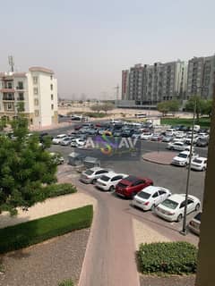 شقة في K-07،الحي اليوناني،المدينة العالمية 350000 درهم - 12059769
