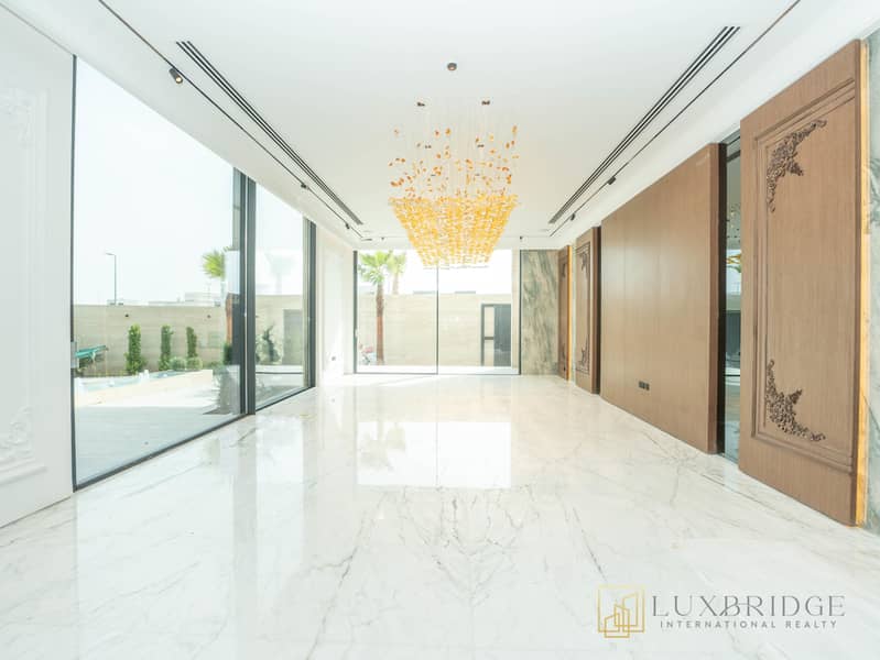 Luxurious Mansion | Unique design | 6 Bedrooms