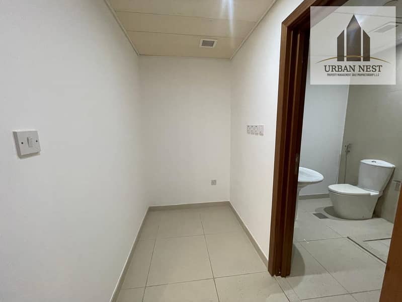 18 e75fe525-fadb-4326-959c-e770e7770453. jpg
