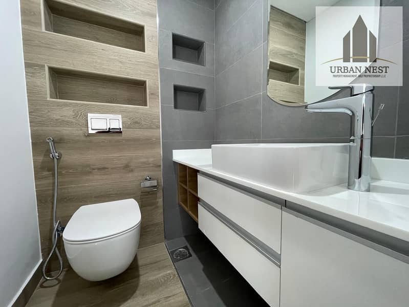 21 2fc3dcb8-b4c7-4697-9ca7-b7d5ec139f30. jpg