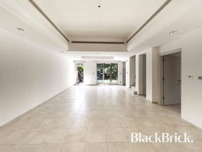 4 Bedroom Townhouse for Sale in Dubai Sports City, Dubai - Vacant Townhouse - Great position - Backing park