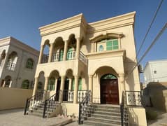 فيلا للإيجار الشهري في الروضة 2 – 5 غرف ومجلس وصالة ومطبخ بموقع هادئ