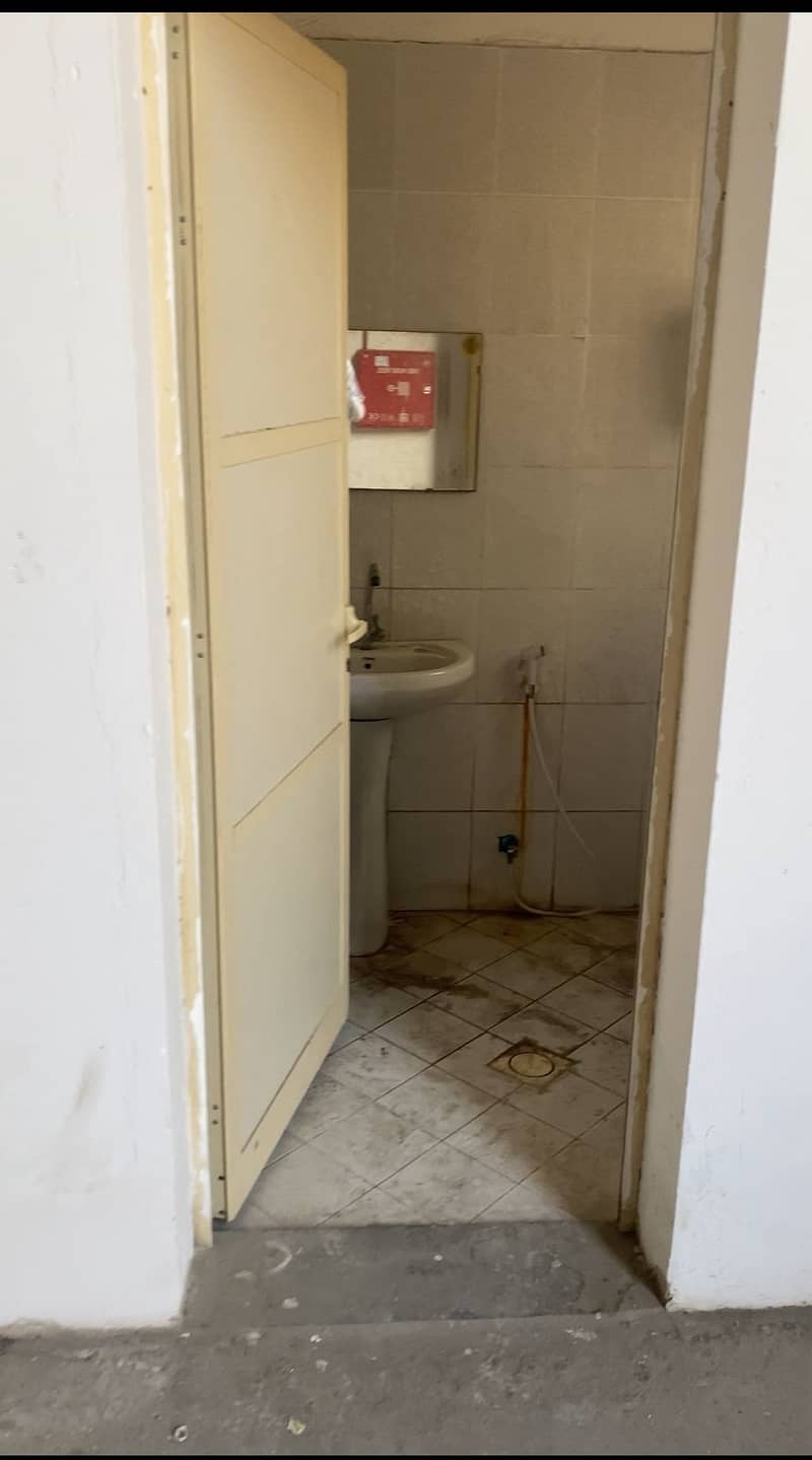 8 مستودع4. jpg