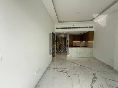 U Shape Kitchen, Chiller Free, Ready to Move