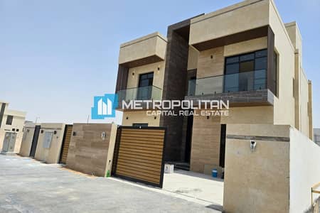 6 Bedroom Villa for Sale in Al Shamkha, Abu Dhabi - Single Row Villa w/ Elevator|6BR+Maids w/ Balcony