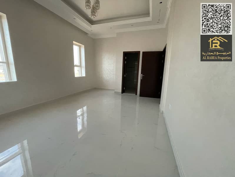 12 acd22503-09a8-4228-9de3-ef3d792eeca9. jpg