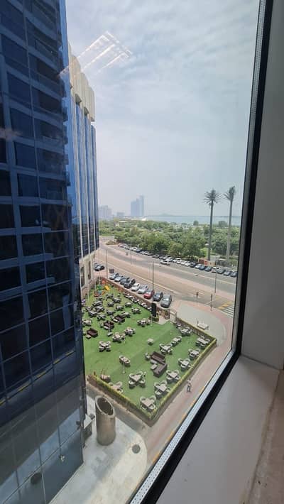 مکتب  للايجار في شارع الكورنيش، أبوظبي - 114.1. jpeg